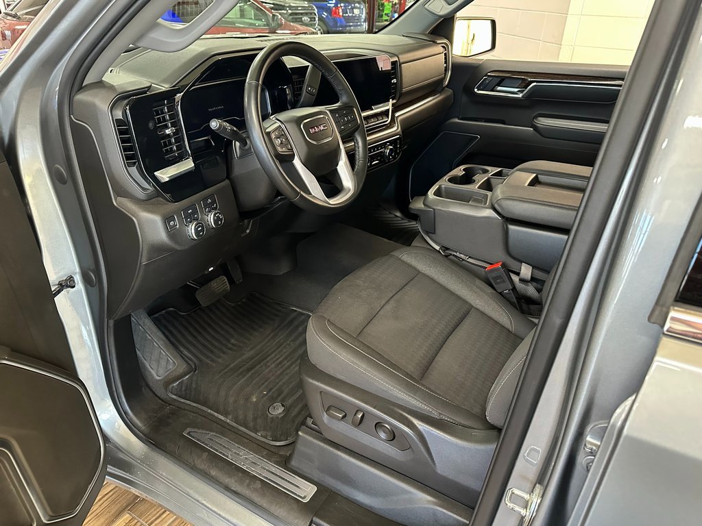Used 2023 GMC Sierra 1500 SLE image 8