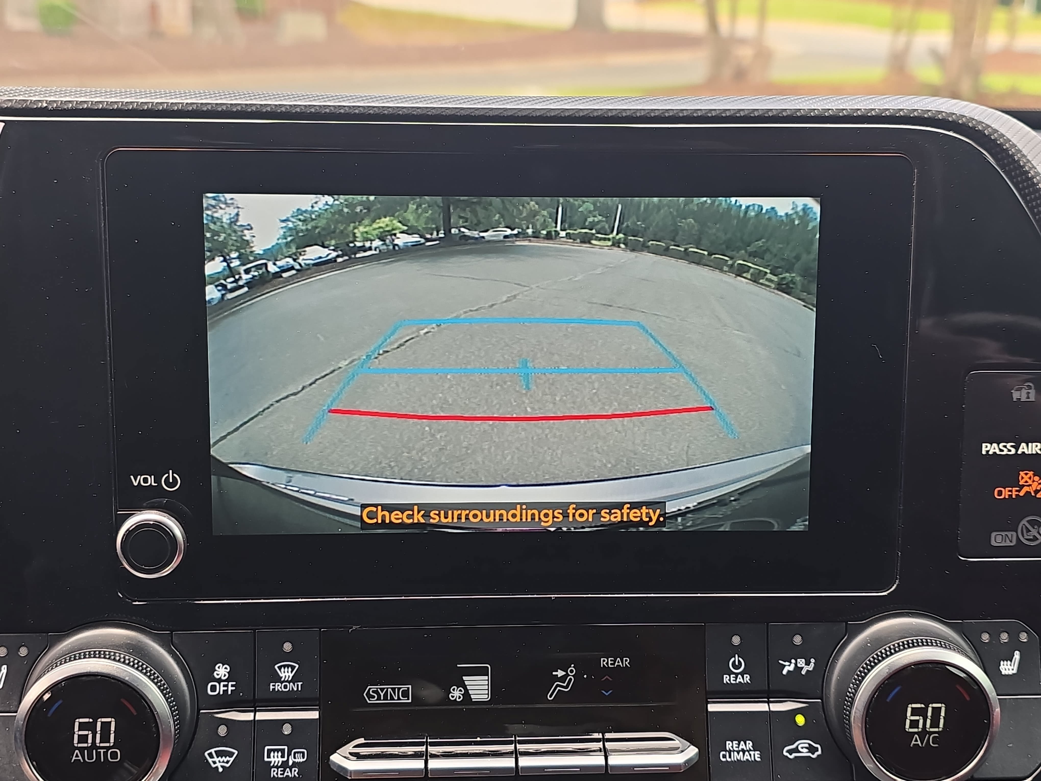 Used 2024 Toyota Highlander XSE FWD image 25