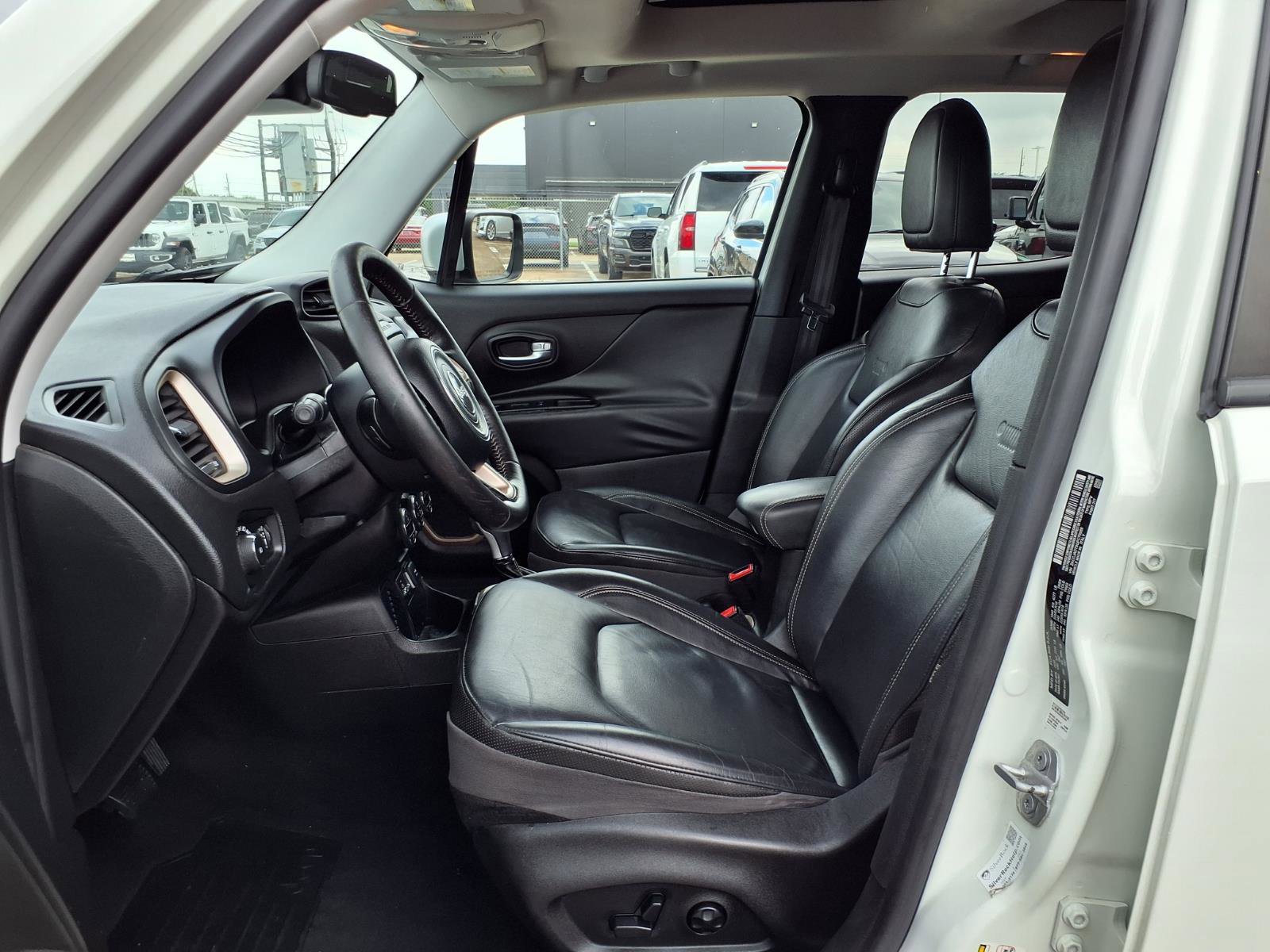Used 2016 Jeep Renegade Limited FWD image 20