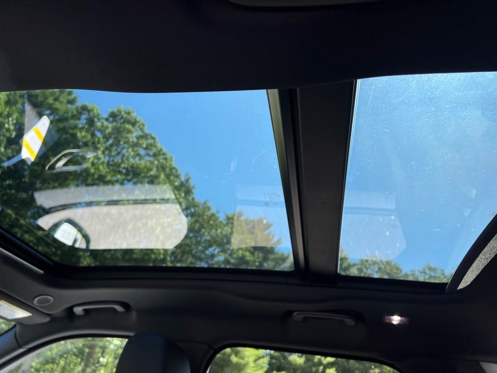 New 2026 Land Rover Range Rover Velar S image 31