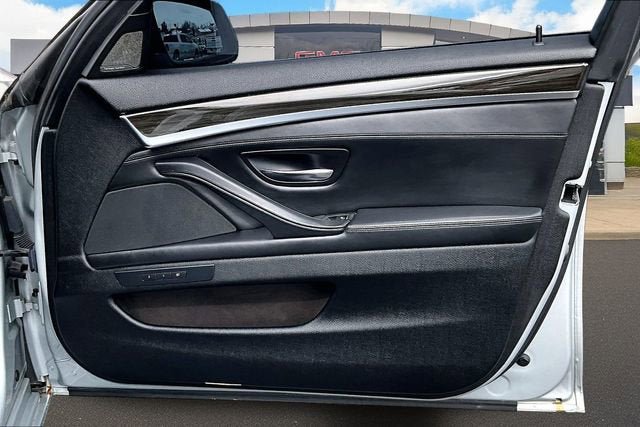 Used 2016 BMW 550i xDrive Sedan AWD/4WD image 21