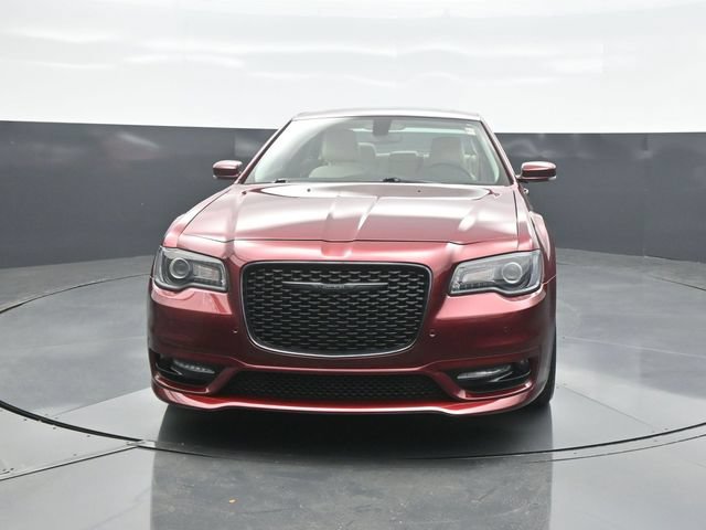 Used 2023 Chrysler 300 Touring L w/ Popular Equipment Group RWD image 2