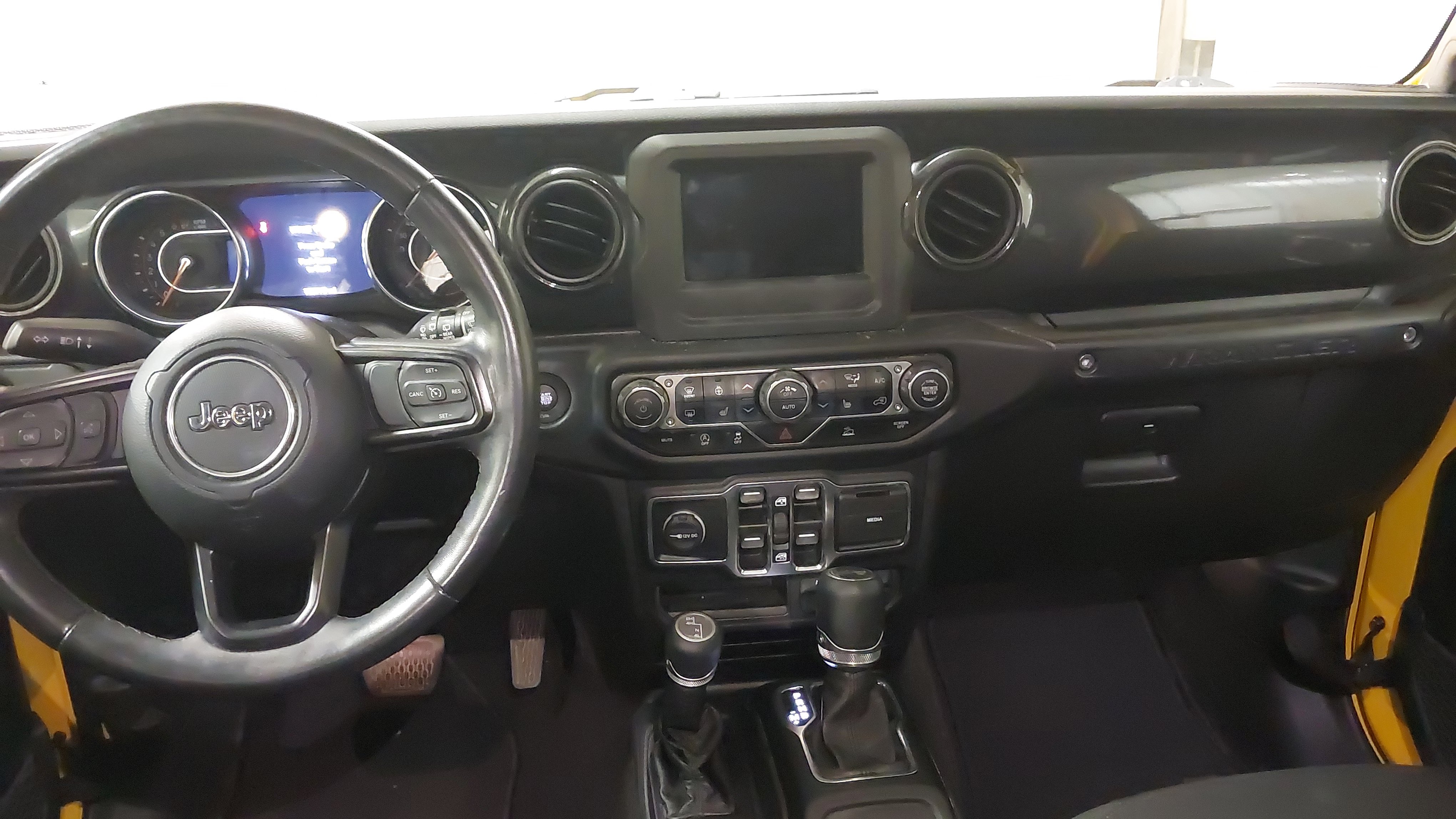 Used 2021 Jeep Wrangler Unlimited Sport AWD/4WD image 26