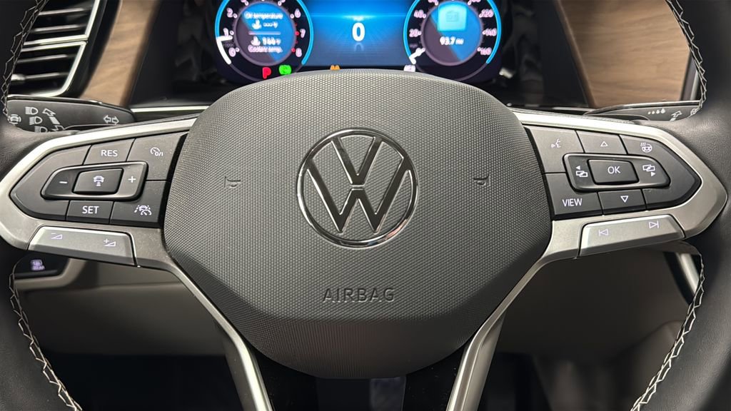 Used 2024 Volkswagen Atlas SE w/ Black Wheel Package image 15