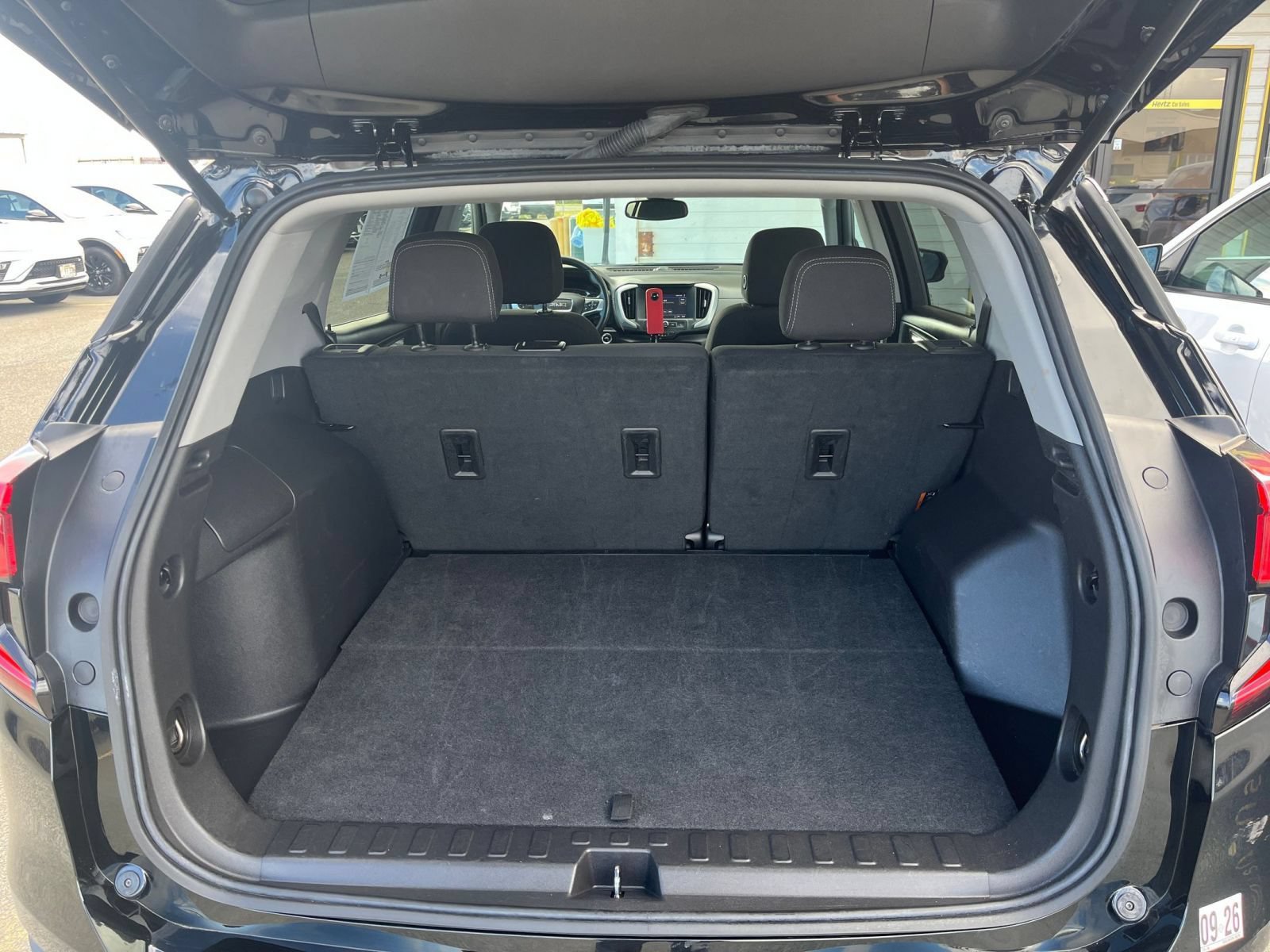 Used 2024 GMC Terrain SLE FWD image 26