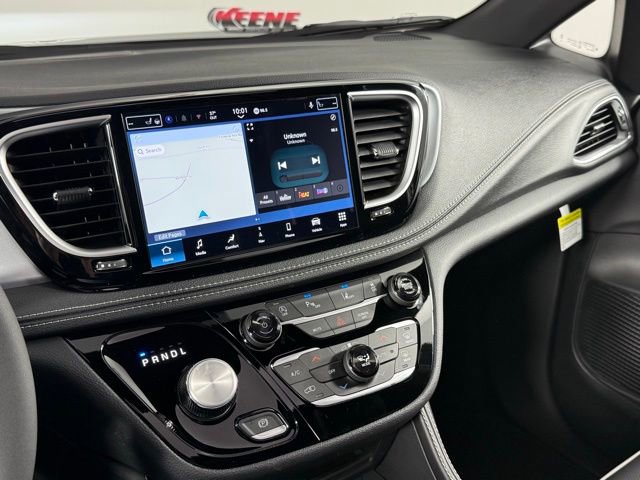 New 2026 Chrysler Pacifica Limited image 21