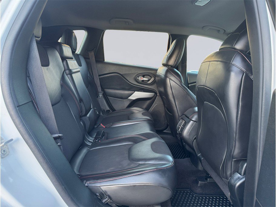 Used 2018 Jeep Cherokee Trailhawk w/ Trailer Tow Group image 22