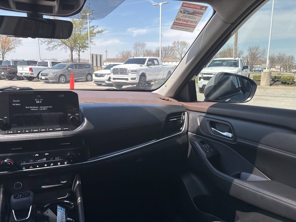 Used 2022 Nissan Rogue SL w/ SL Premium Package image 50