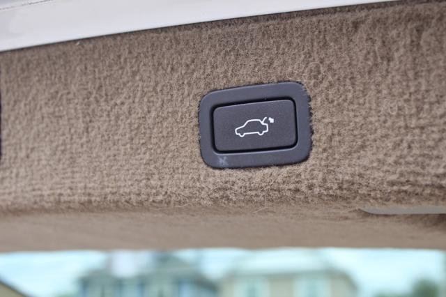 Used 2012 Volvo XC70 3.2 image 33