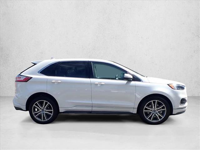 Used 2019 Ford Edge Titanium w/ Equipment Group 301A AWD/4WD image 4