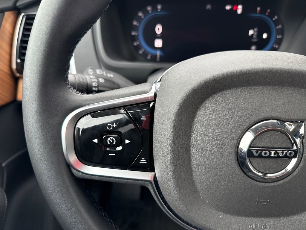 Used 2025 Volvo XC90 B6 Plus w/ Protection Package image 21