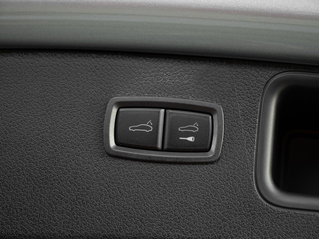 New 2026 Porsche Macan image 32