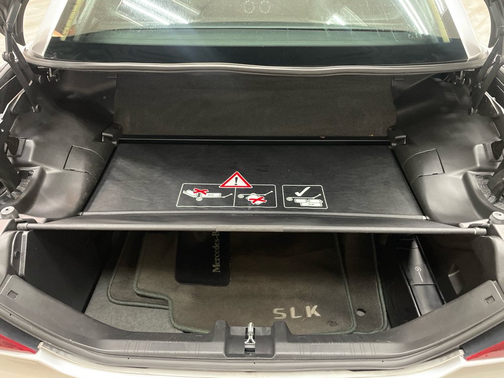 Used 2004 Mercedes-Benz SLK 320 image 37