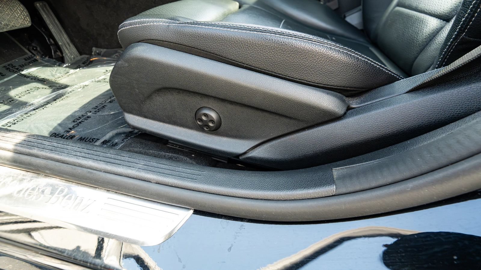 Used 2016 Mercedes-Benz C 300 4MATIC Sedan w/ Multimedia Package image 30