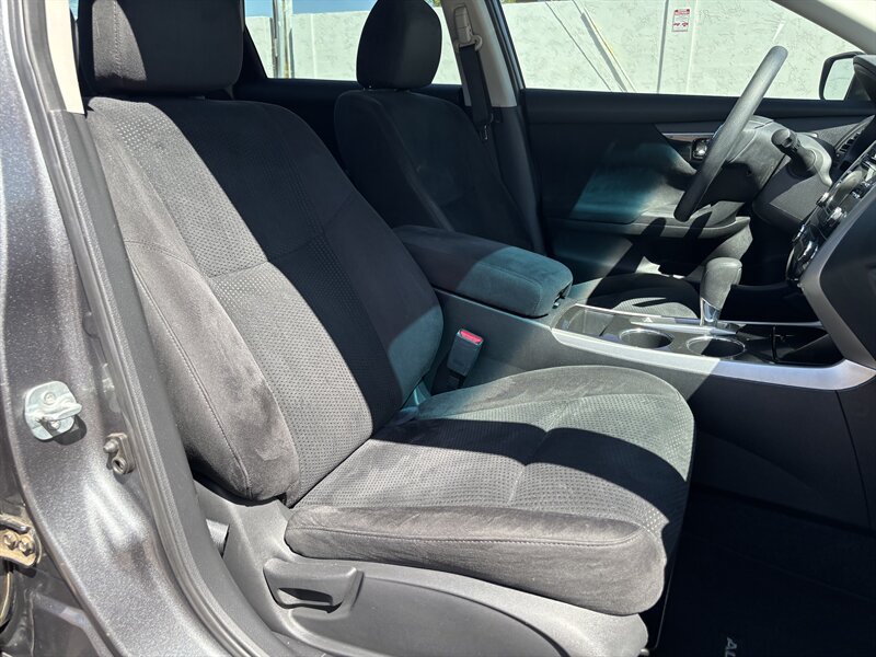 Used 2014 Nissan Altima 2.5 S w/ Display Audio Package FWD image 34
