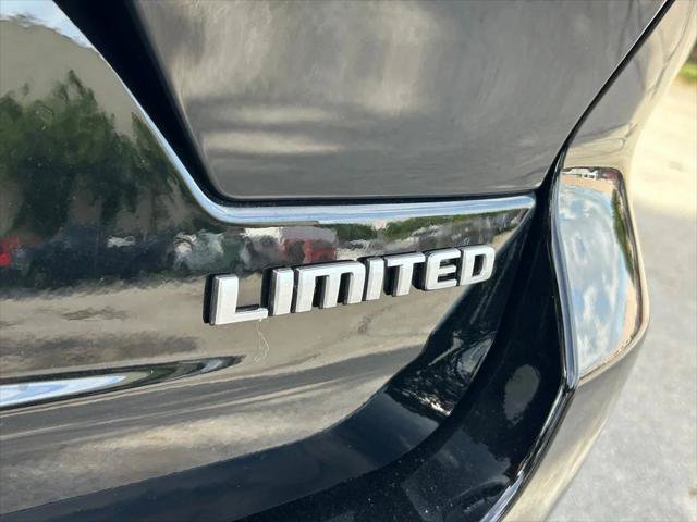 Certified 2025 Jeep Grand Cherokee Limited w/ Trailer Tow Package AWD/4WD image 34