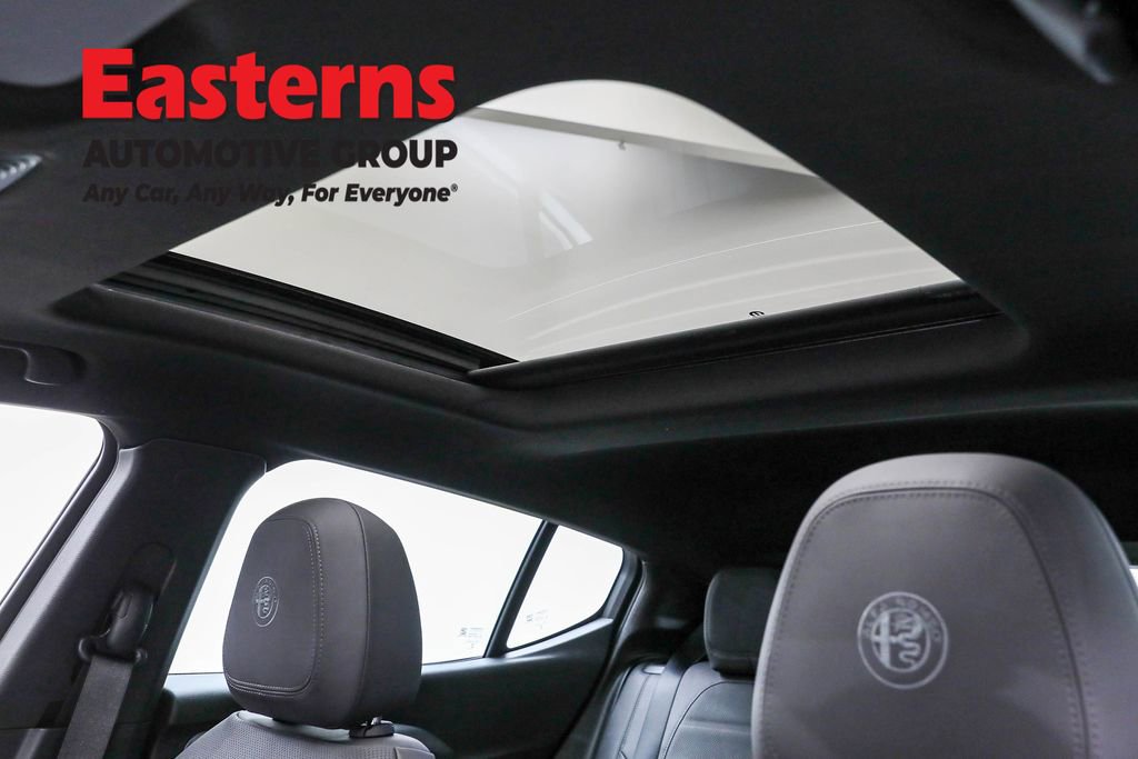 Used 2024 Alfa Romeo Tonale Veloce w/ Active Assist Package image 34