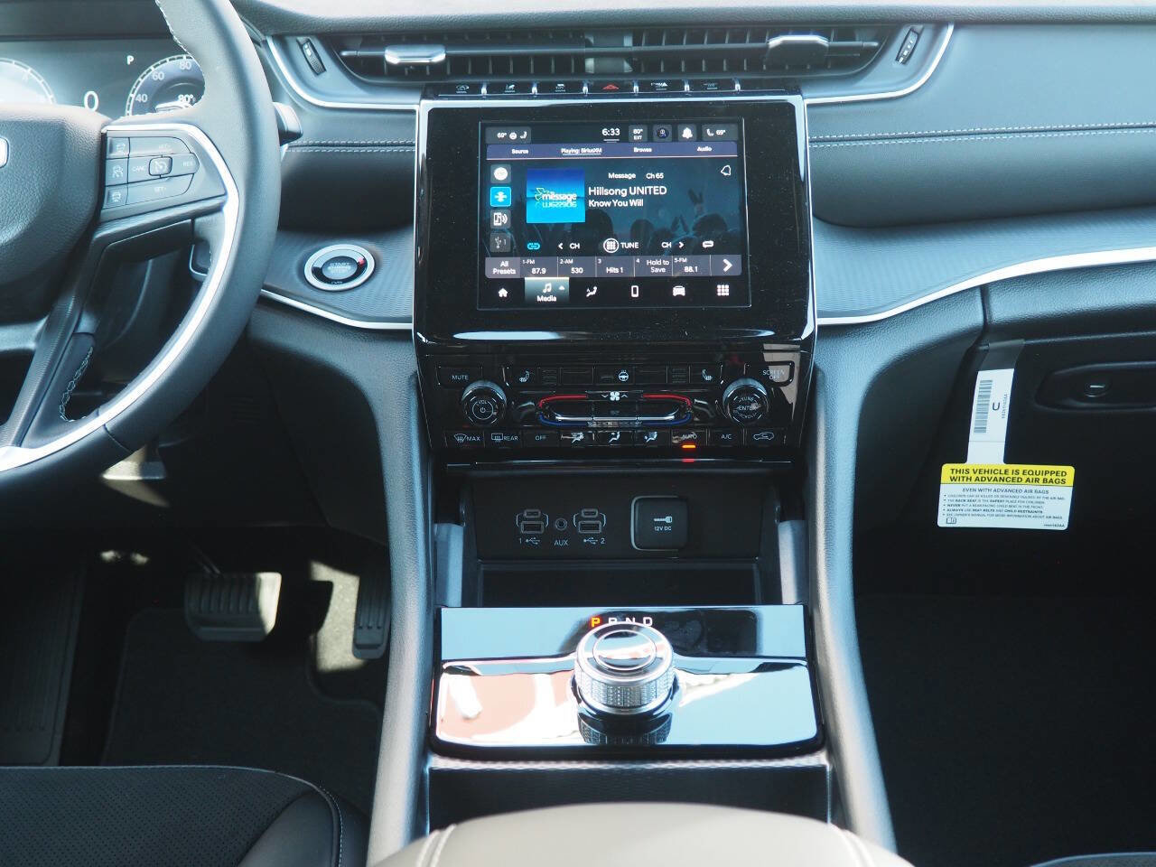 New 2025 Jeep Grand Cherokee Altitude image 19