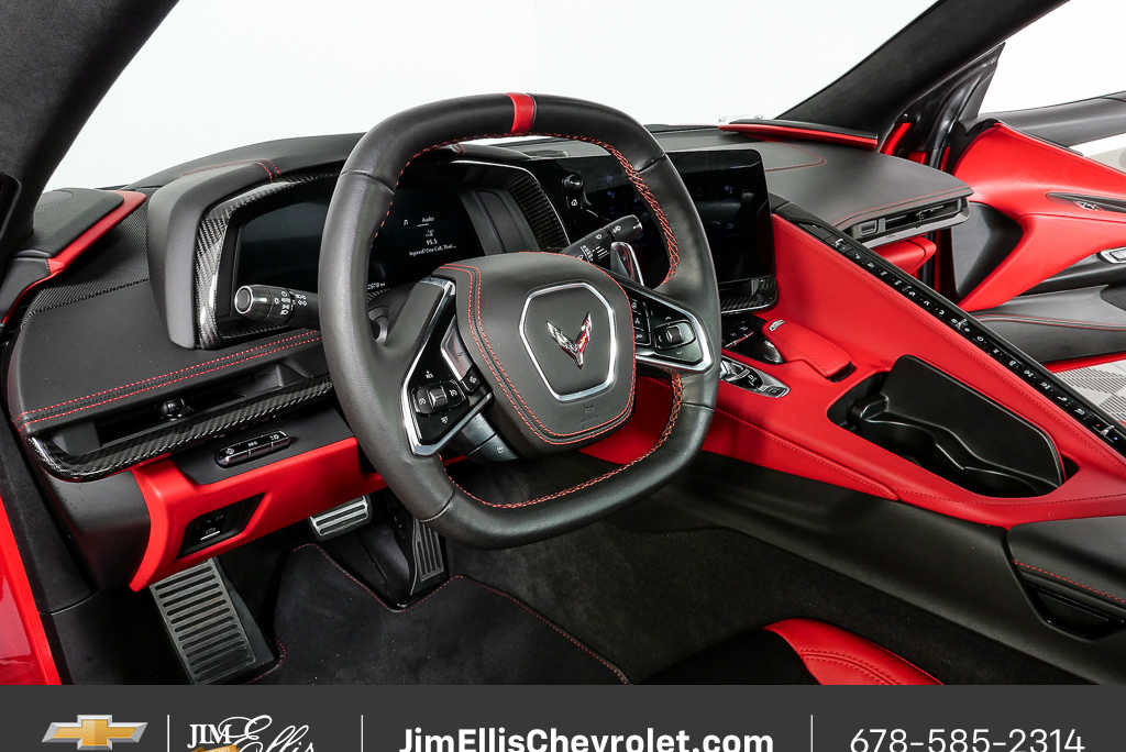 Used 2024 Chevrolet Corvette Stingray Premium Conv w/ Z51 Performance Package RWD image 7
