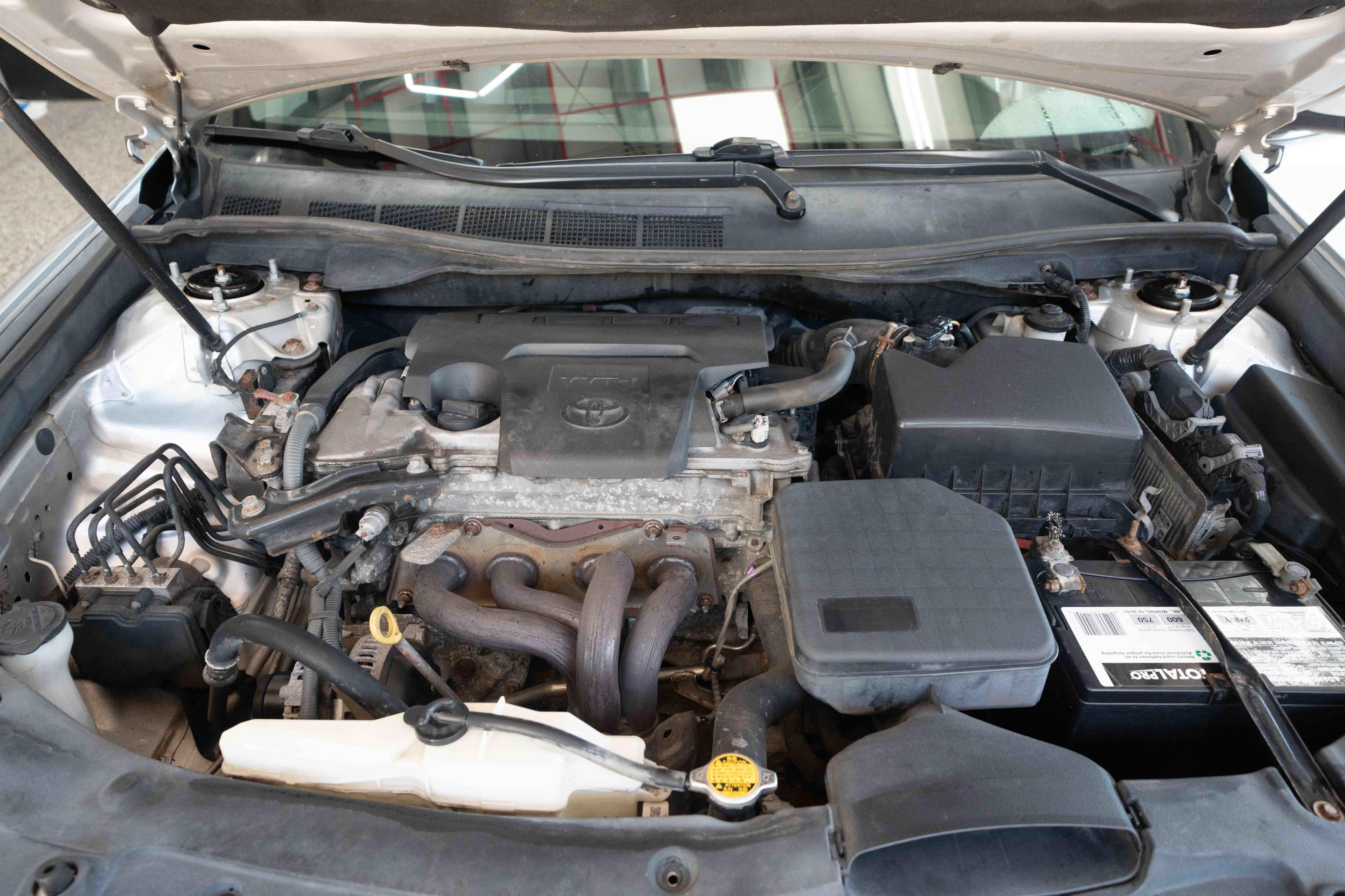 Used 2012 Toyota Camry LE FWD image 30