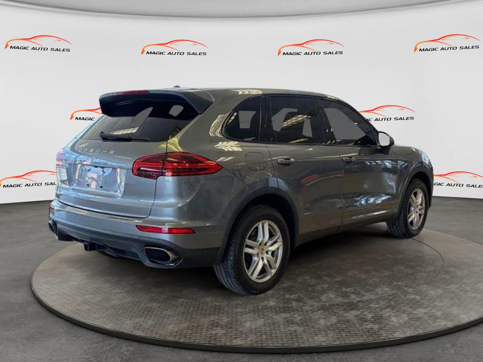 Used 2016 Porsche Cayenne w/ Premium Package Plus image 6