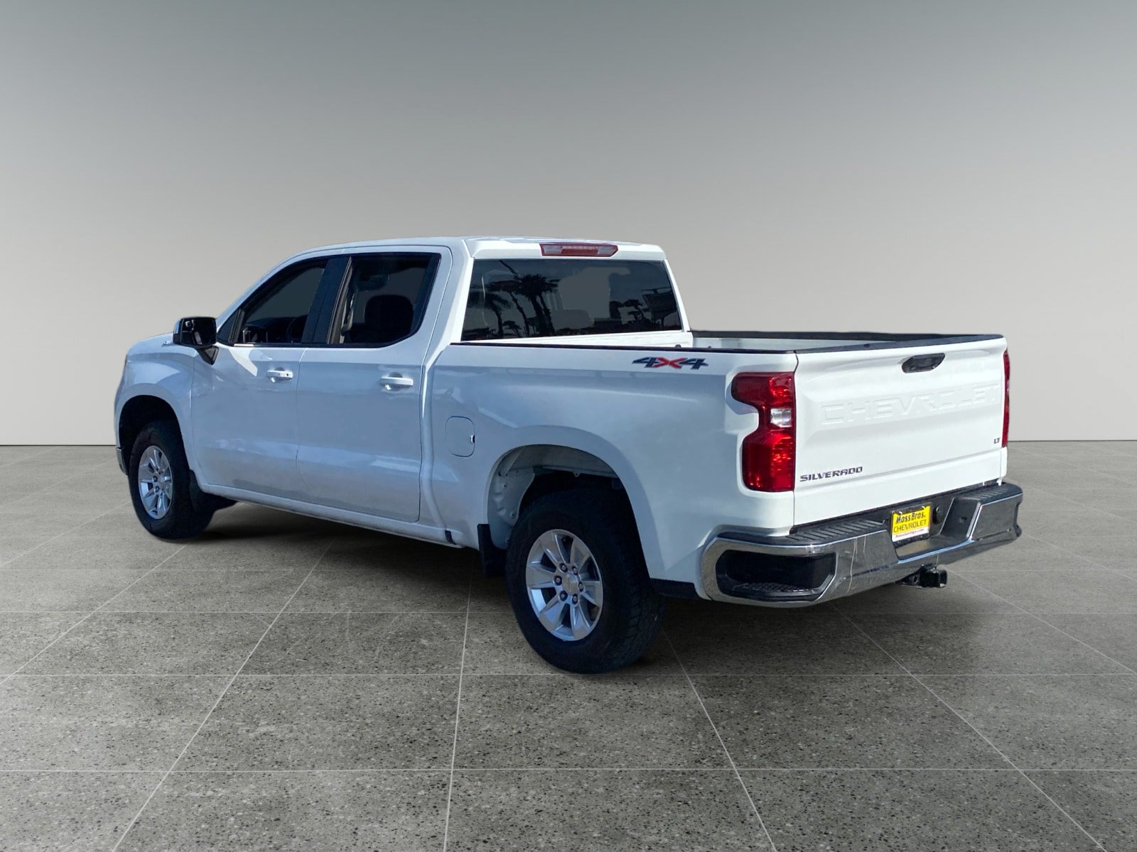 Used 2025 Chevrolet Silverado 1500 LT AWD/4WD image 3