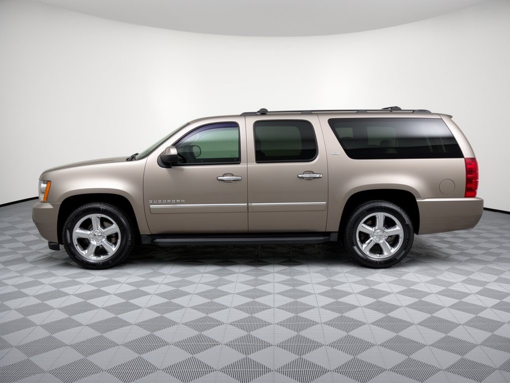 Used 2011 Chevrolet Suburban LTZ RWD image 2