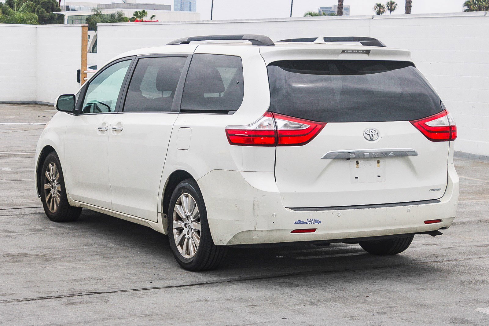 Used 2017 Toyota Sienna Limited image 8