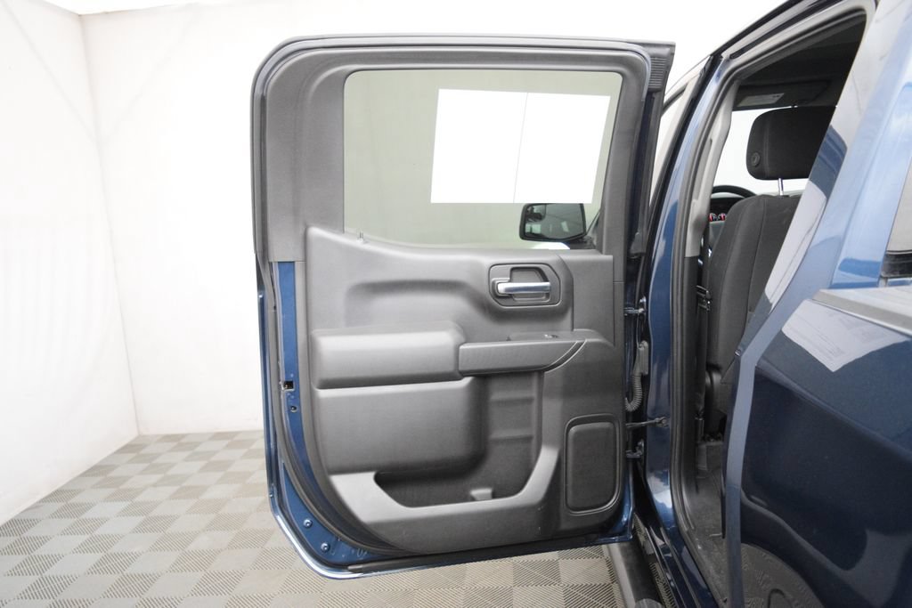 Used 2020 Chevrolet Silverado 1500 LT AWD/4WD image 11