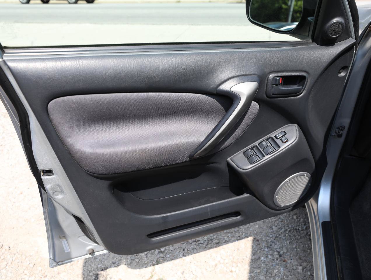 Used 2004 Toyota RAV4 2WD image 15