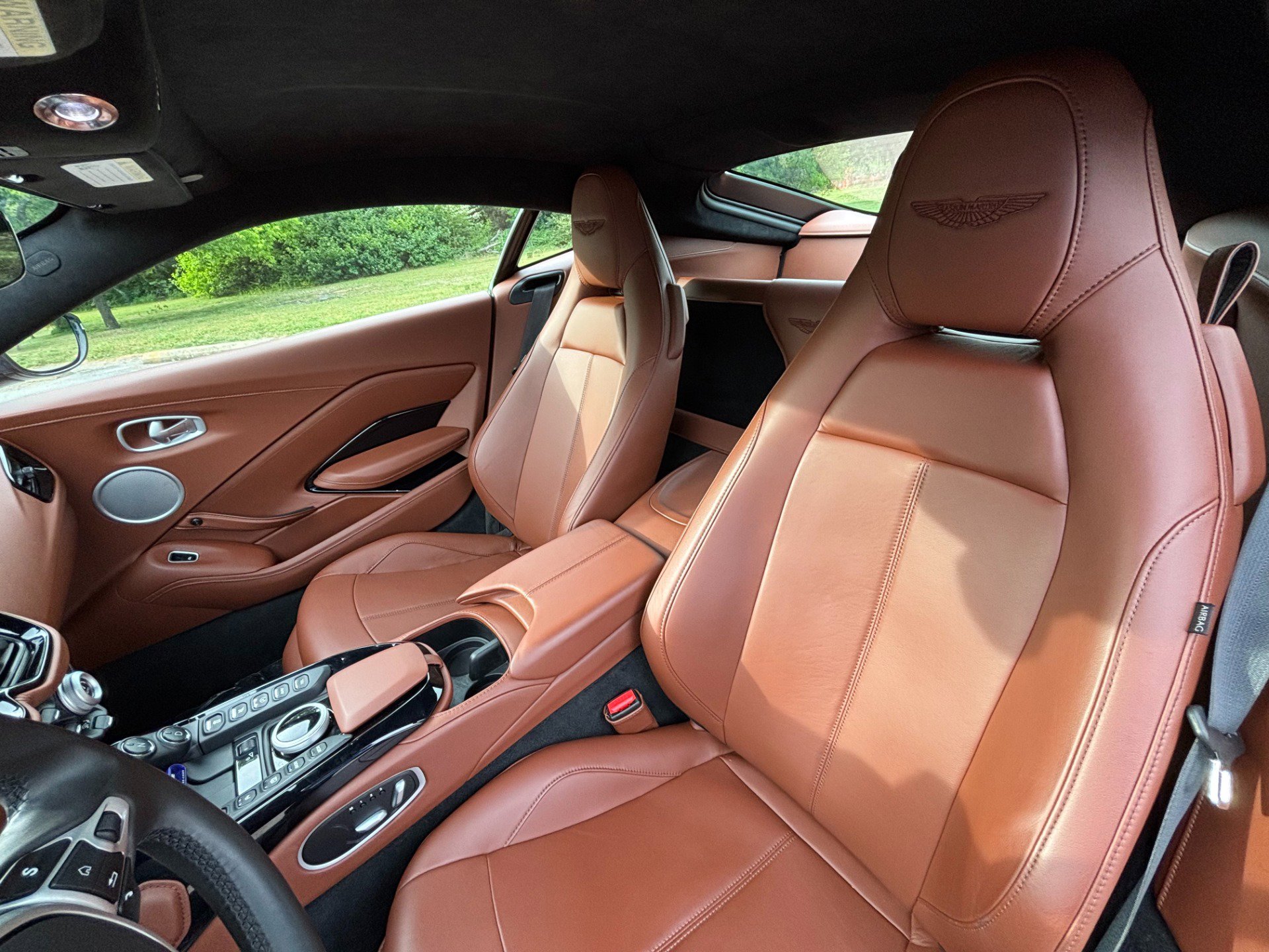 Used 2020 Aston Martin V8 Vantage Coupe RWD image 11