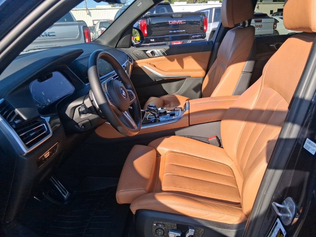 Used 2022 BMW X5 xDrive45e w/ M Sport Package AWD/4WD image 10