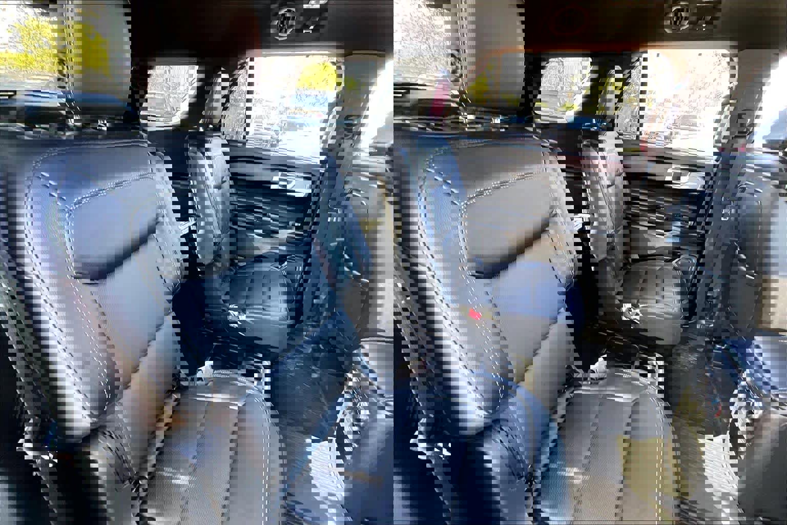 Used 2020 Ford Explorer Limited image 18