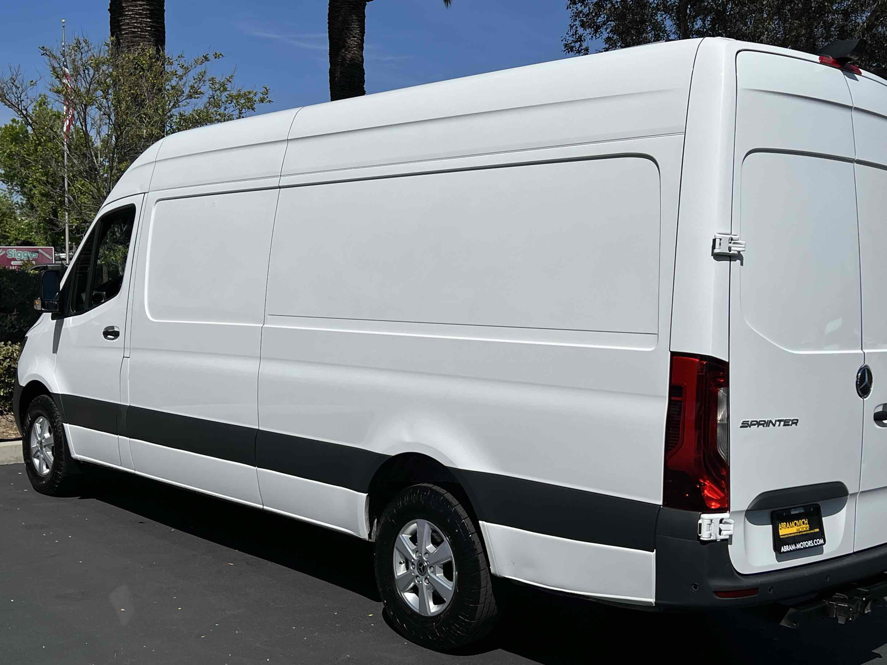 Used 2024 Mercedes-Benz Sprinter 2500 image 36