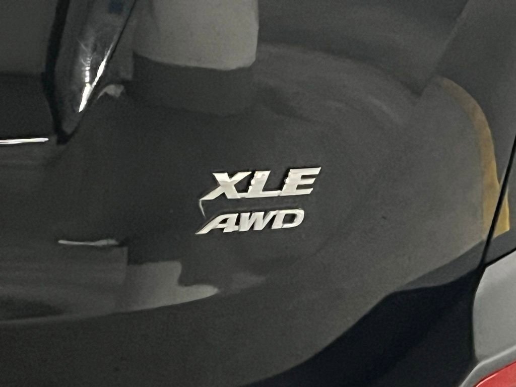 Used 2015 Toyota RAV4 XLE image 32