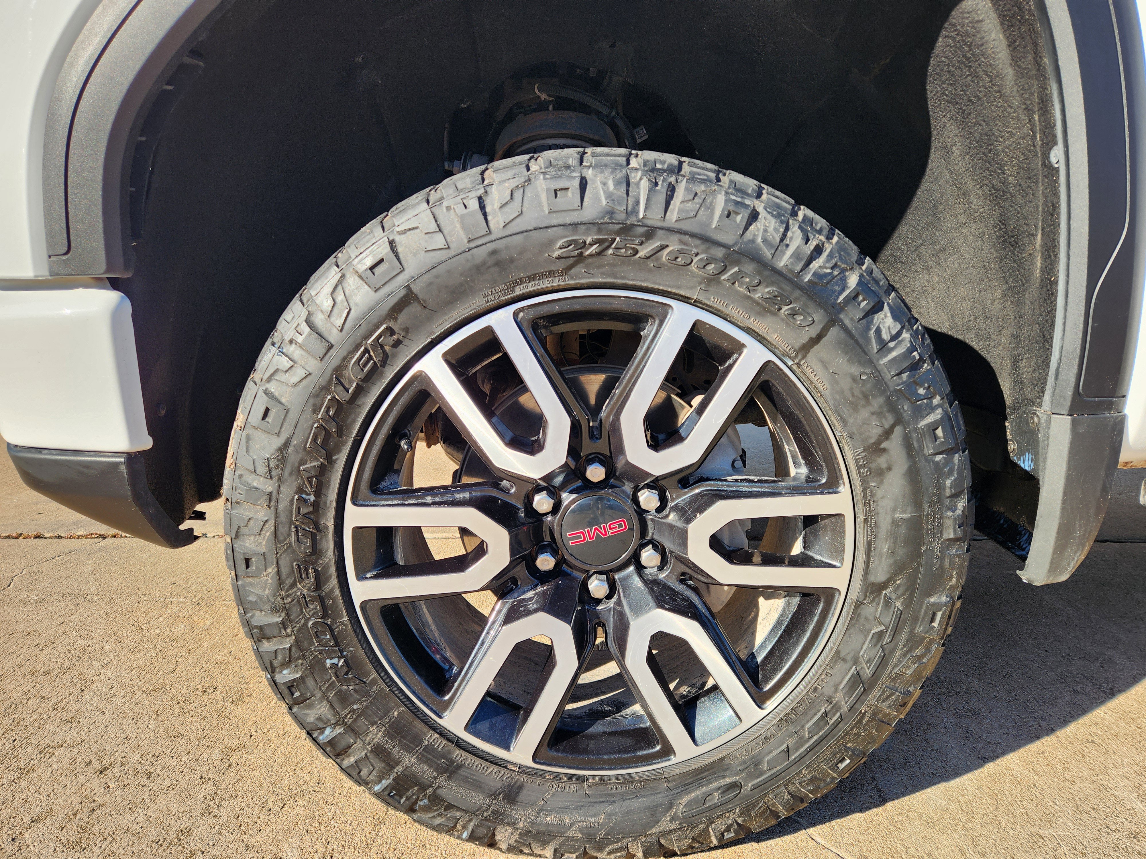 Certified 2024 GMC Sierra 1500 AT4 w/ Technology Package AWD/4WD image 11