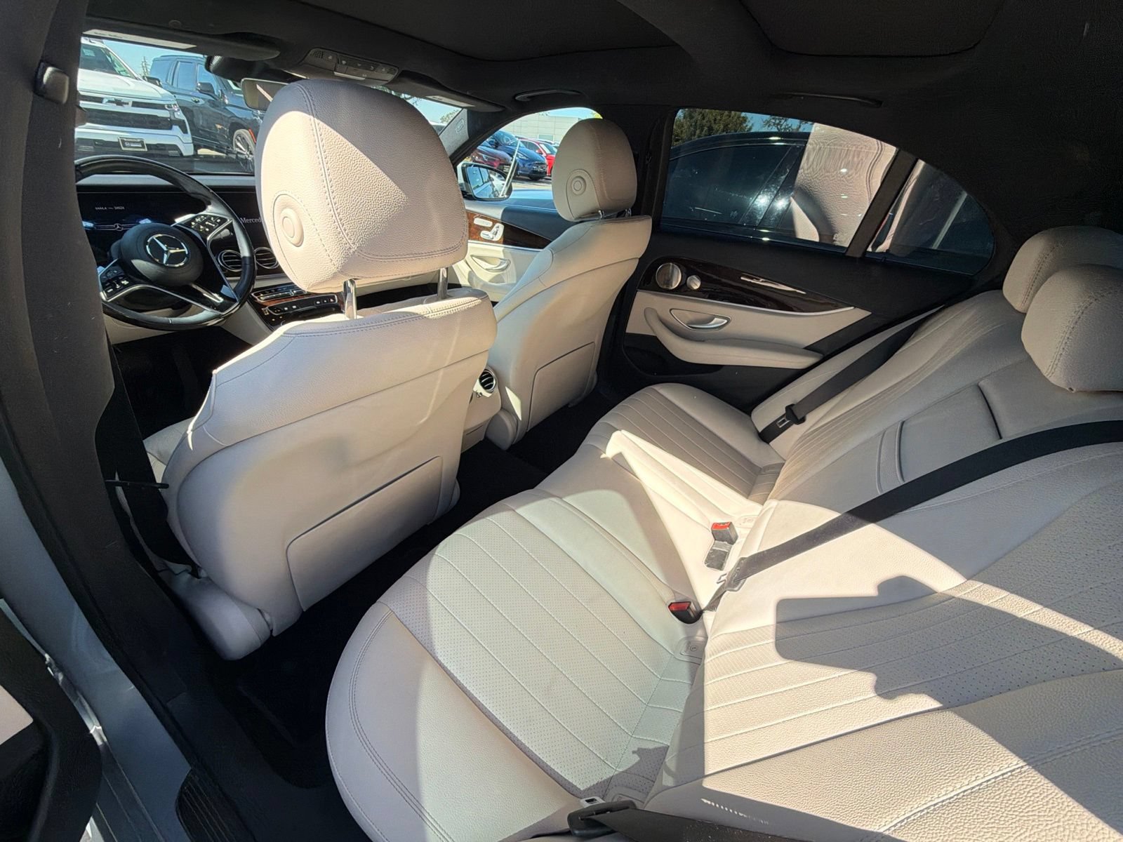 Used 2022 Mercedes-Benz E 350 Sedan image 4
