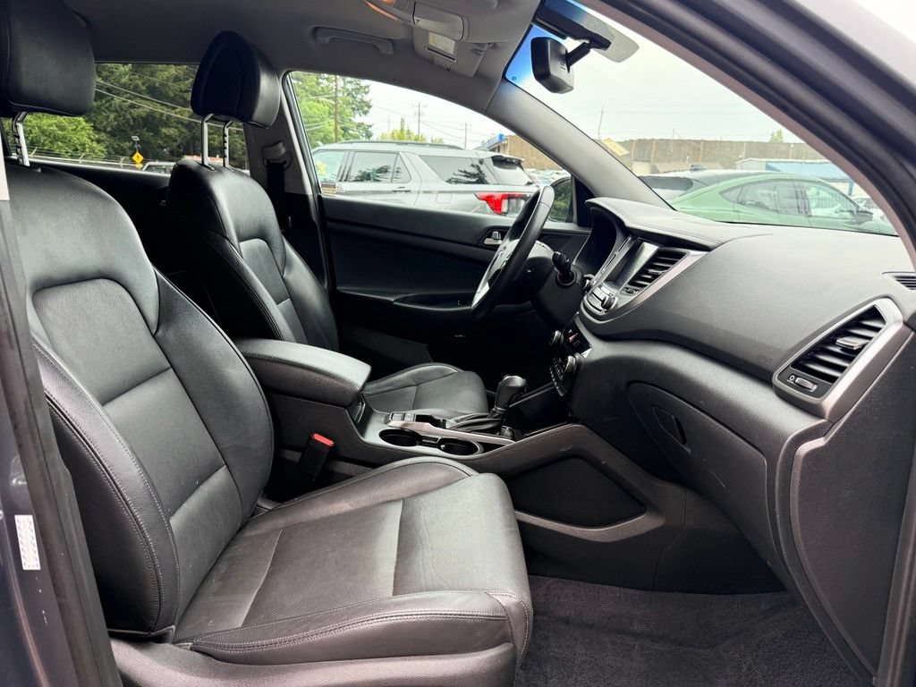 Used 2017 Hyundai Tucson SE Plus AWD/4WD image 9