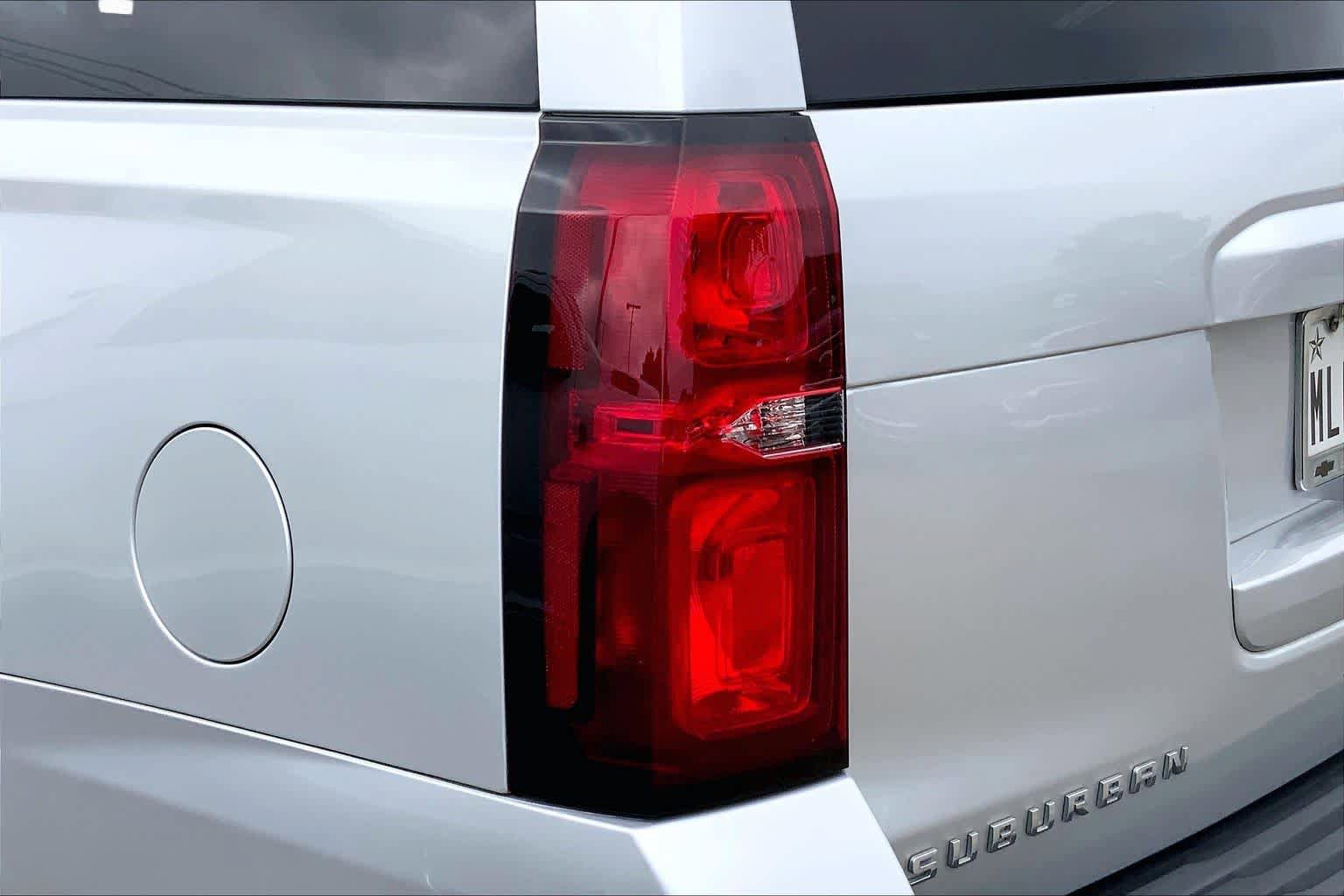 Used 2015 Chevrolet Suburban LT w/ Luxury Package RWD image 25