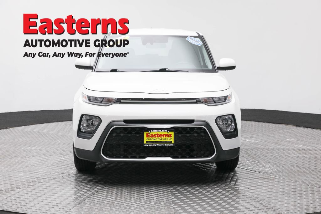 Used 2022 Kia Soul LX w/ Technology Package image 2