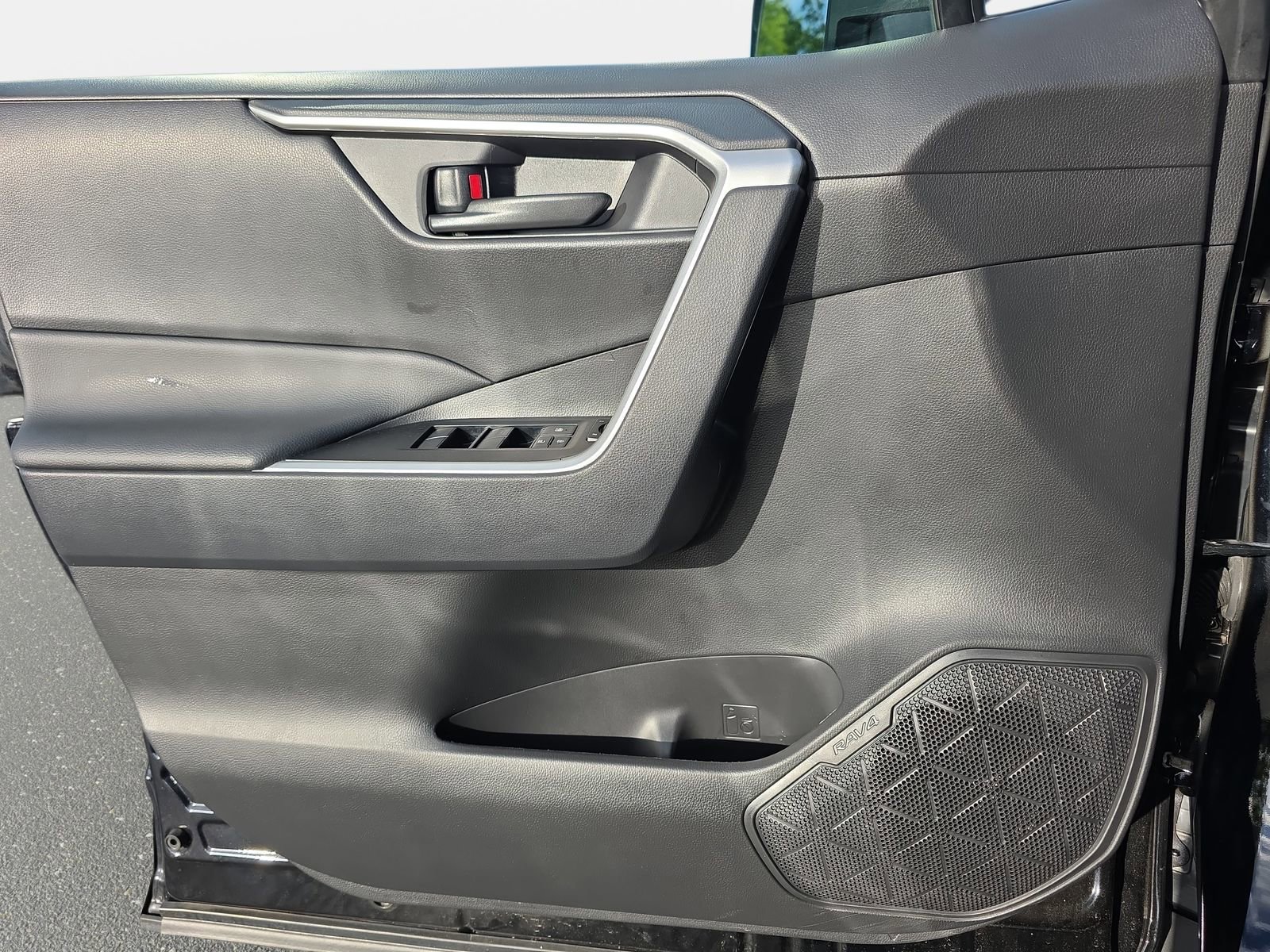 Used 2025 Toyota RAV4 LE image 26