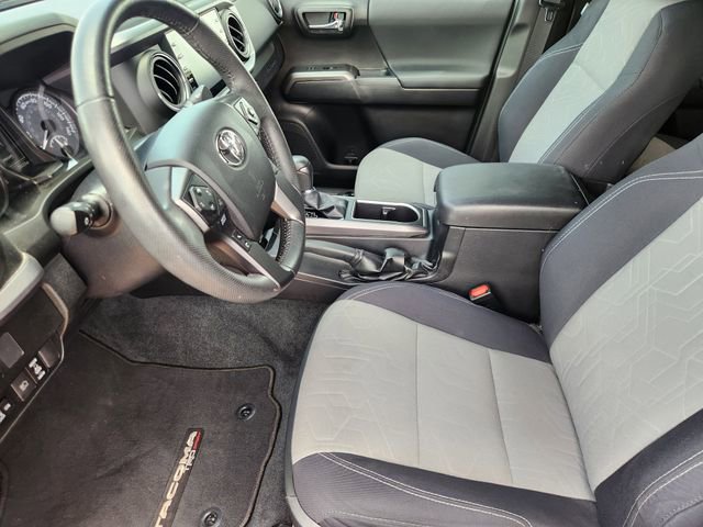 Used 2021 Toyota Tacoma TRD Sport w/ Technology Package RWD image 9