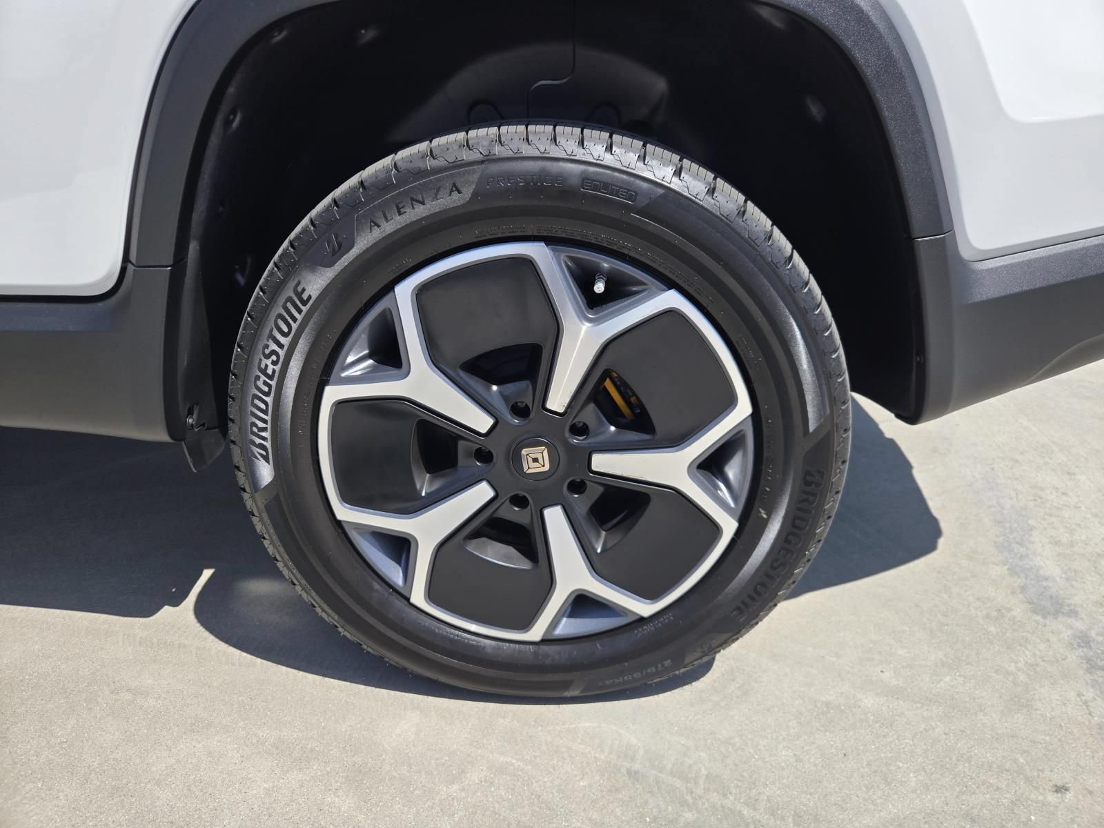 Used 2022 Rivian R1T Adventure AWD/4WD image 24