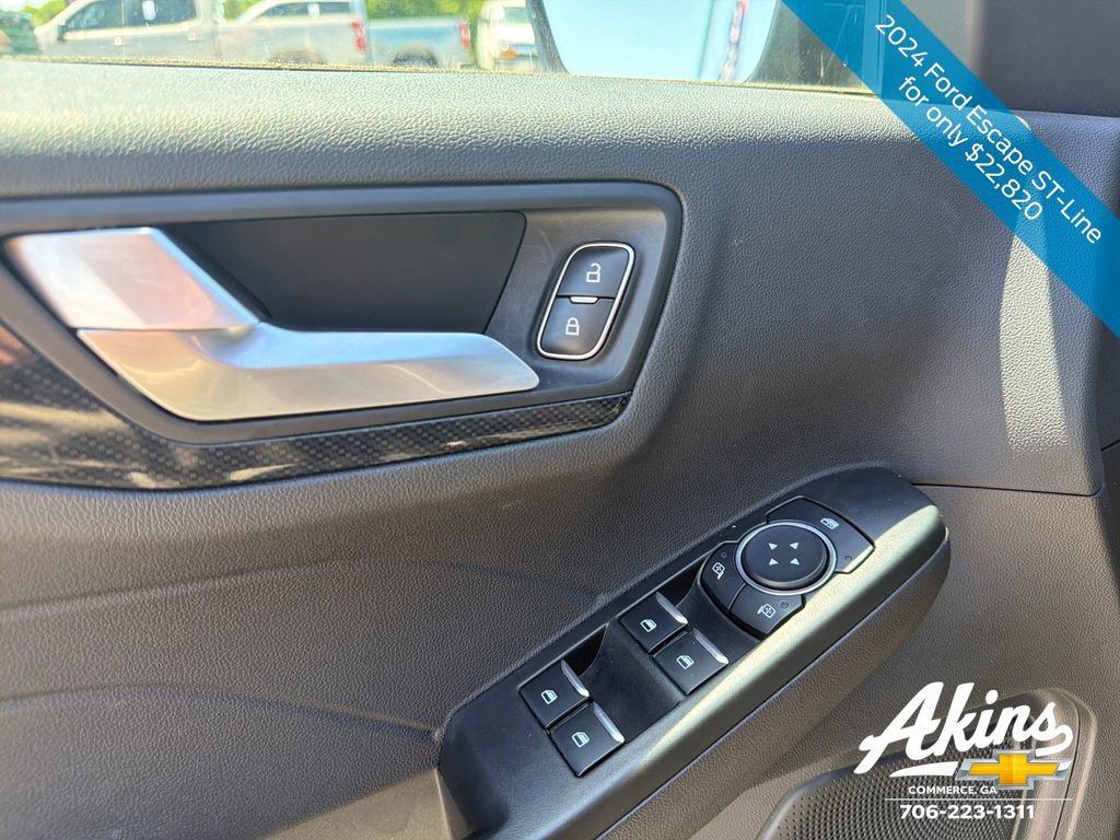 Used 2024 Ford Escape ST-Line w/ Tech Pack #1 FWD image 17