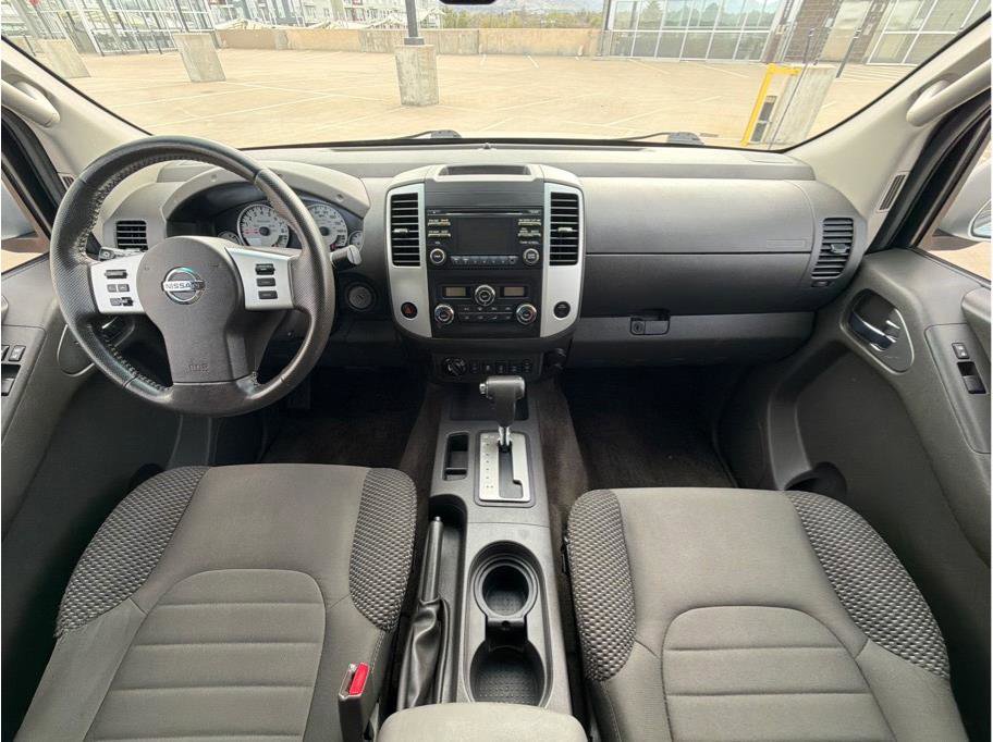 Used 2014 Nissan Frontier PRO-4X AWD/4WD image 13