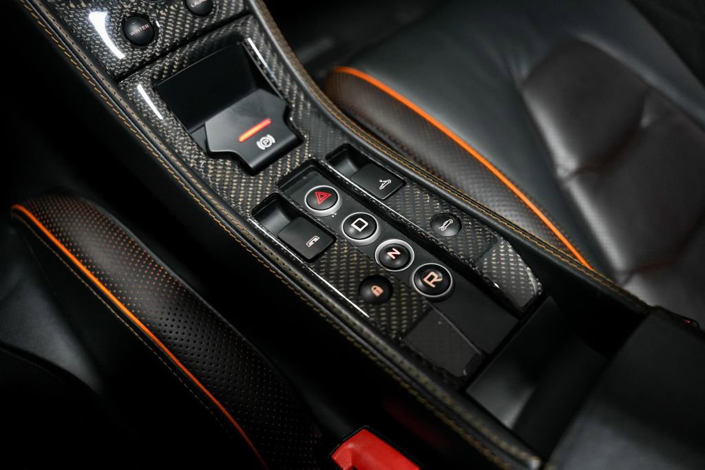 Used 2015 McLaren 650S Spider image 22