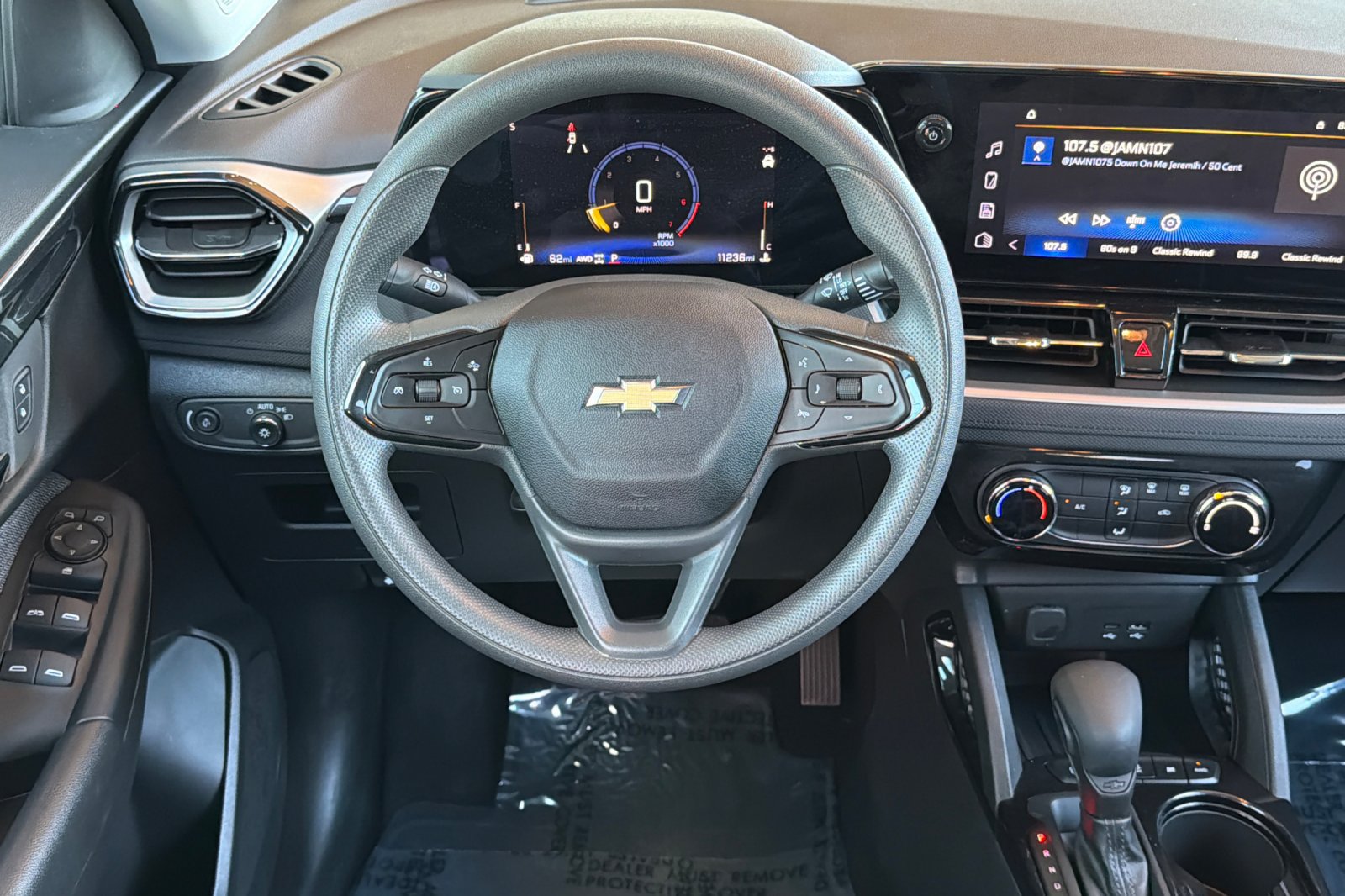 Used 2025 Chevrolet TrailBlazer LT AWD/4WD image 15