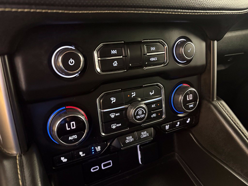 Used 2023 Chevrolet Suburban Premier AWD/4WD image 31