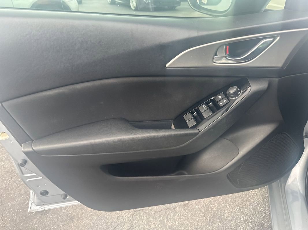 Used 2018 MAZDA MAZDA3 Sport w/ Preferred Equipment Package image 13