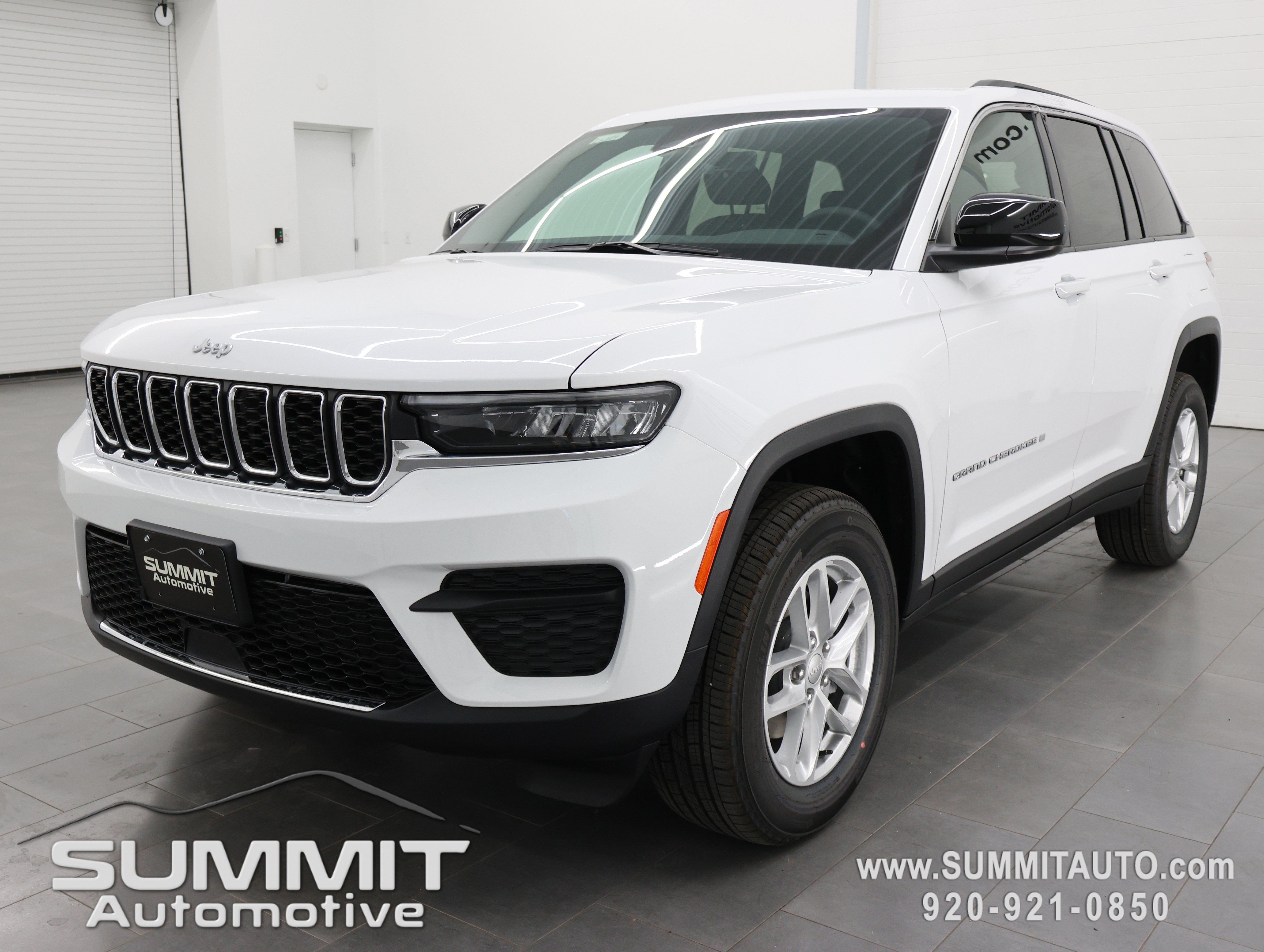New 2026 Jeep Grand Cherokee Laredo X AWD/4WD image 7